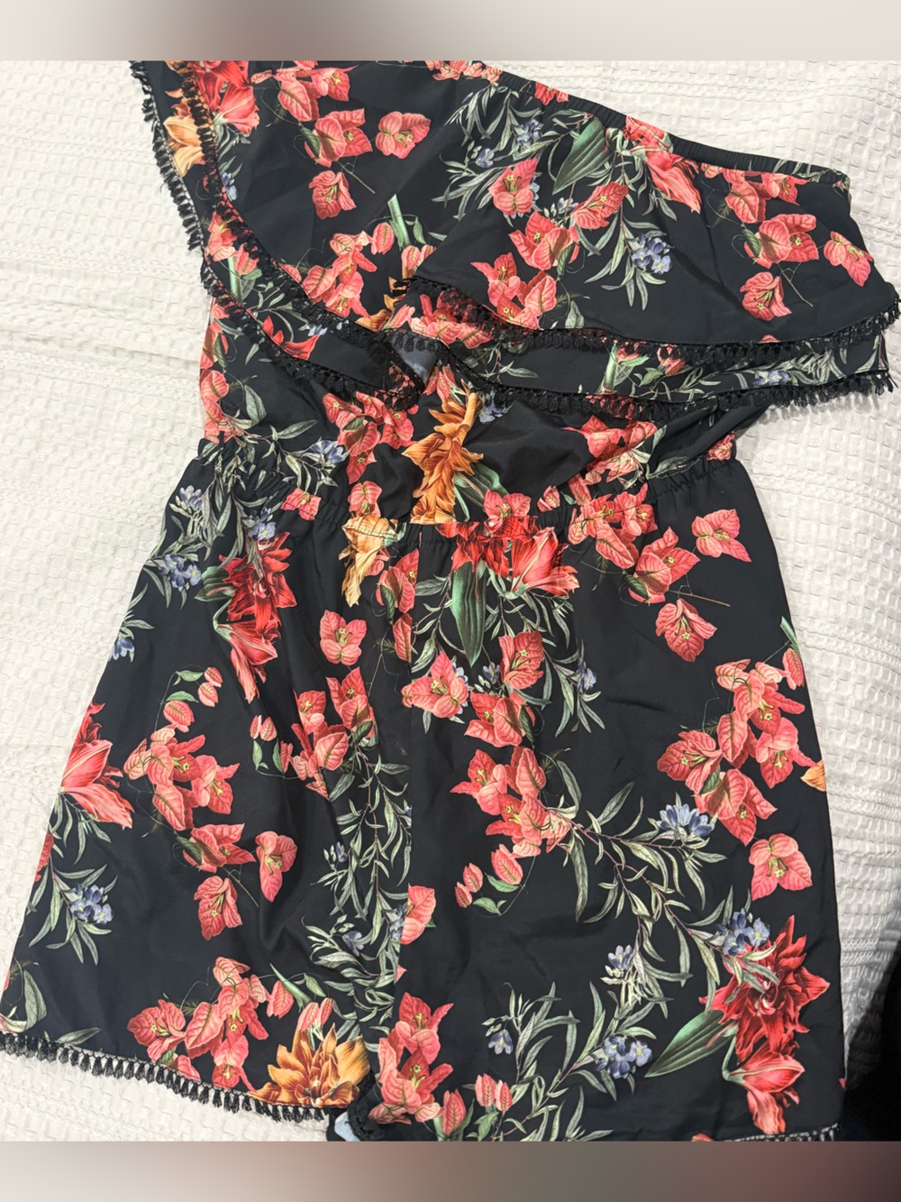 bebe Black One-Shoulder Floral Romper with Lace Trim - Picture 2 of 8